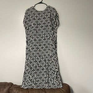 GUC Boden dress: Missing Belt: Small makeup mark from tryon on collar